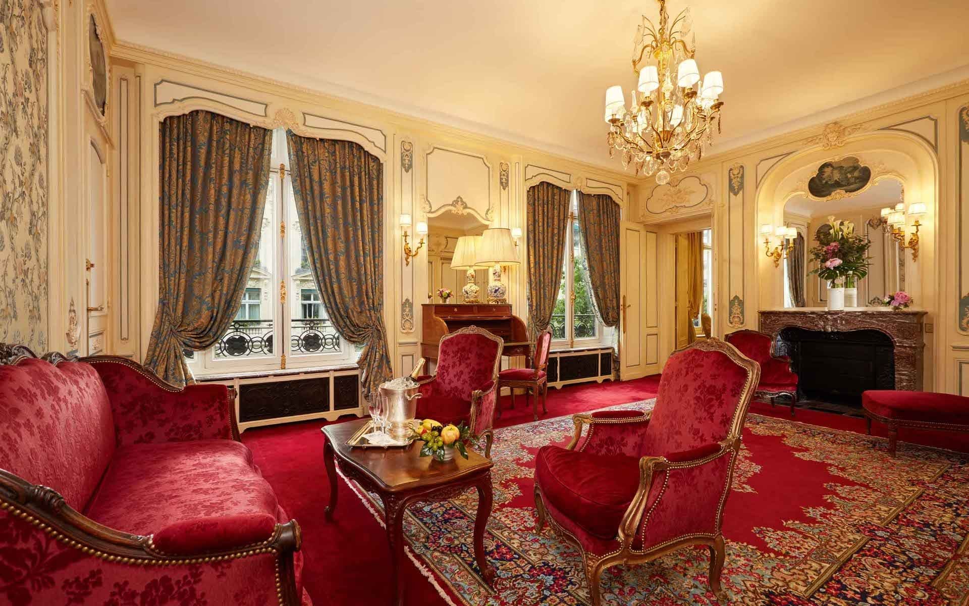 266/5-Suites/suite-signature/Suite Signature 1 Living Room -  Hotel Raphael Paris.jpg